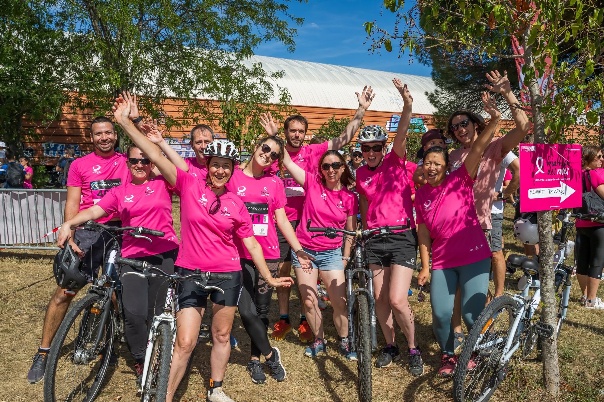 Equipe SCLE au complet à vélo pour le triathlon des roses 2023 à Toulouse